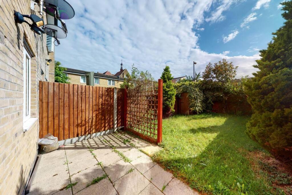 Ferienwohnung Super 2 Bed House With Privategarden London Exterior foto